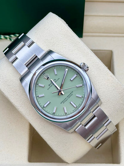Rolex Oyster 124200 full set 06/2026