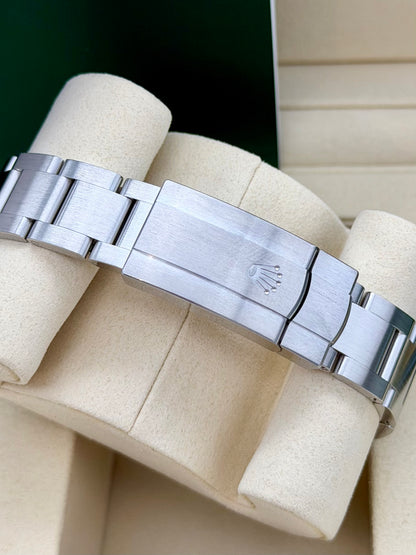 Rolex Oyster Perpetual 124200